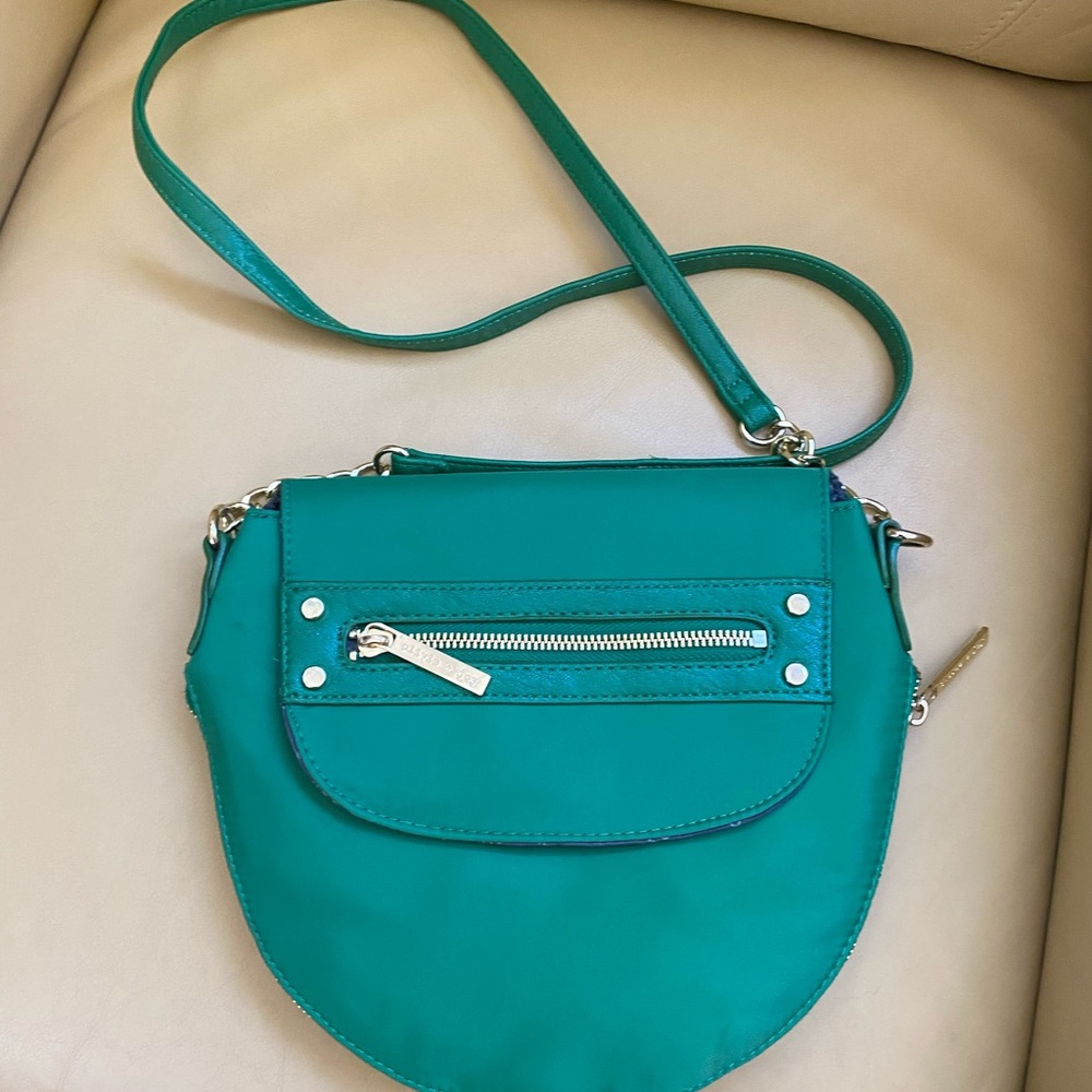 ☘️ Olivia + Joy Nylon crossbody bag - Picture 1 of 6